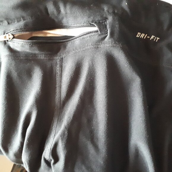 Bundle 3 Workout Clothes Nike Adidas Reebok S/L Ladies Tops Capri Pants - Picture 7 of 11